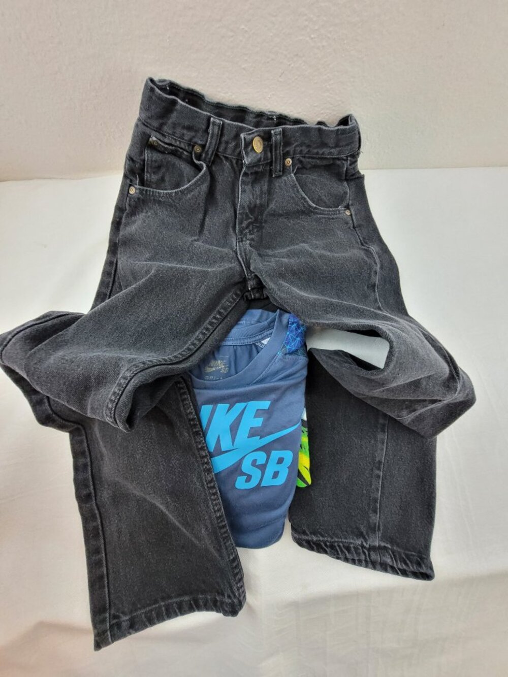 Boys Bundle Wrangler Slim Jeans Old Navy Windbreaker Nike Skateboard Shirt Hulk